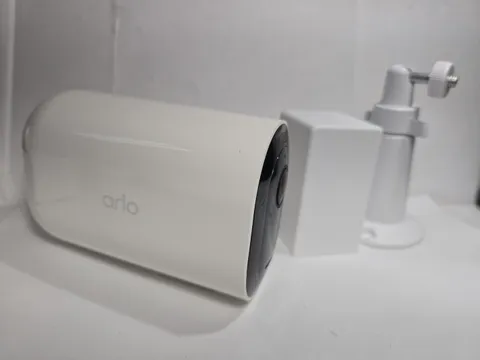 Arlo Pro 5S XL 2K Indoor/Outdoor Wire Free Spotlight Security Camera White 