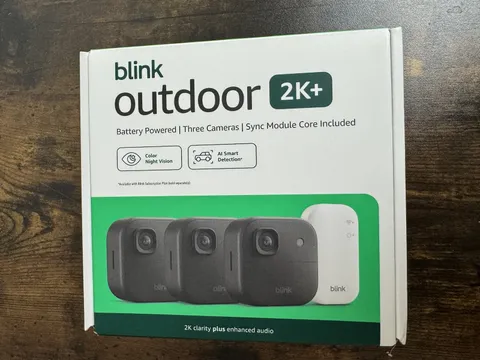 BLINK OUTDOOR 2K+ WIRELESS SECURITY CAMERA - 3 CAMERA SYSTEM