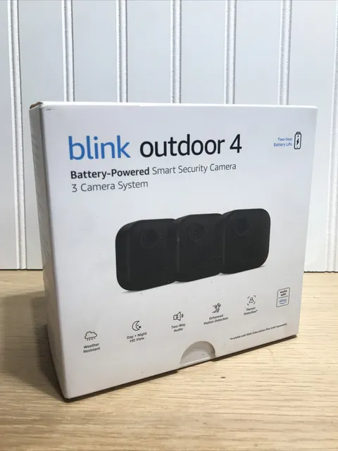 Blink Outdoor 4 - Battery-Powered Smart Security 3-Camera System