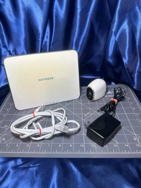 NETGEAR VMB3000 Arlo Camera Base station & (1) Camera W/power Cord
