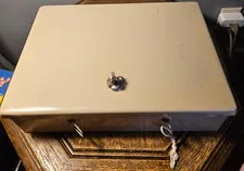 Metal Document Box Locking Cash Box w/key - Missing Handle  14" x 9.5" x 4"