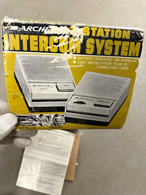Archer 43-221A 2-Station Audio Intercom, Battery 9V, Master/Remote, Box/Manual