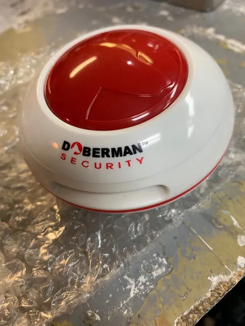 NEW Doberman SE-0110 HELP BUTTON Never Used Takes 1 9 Volt Battery.