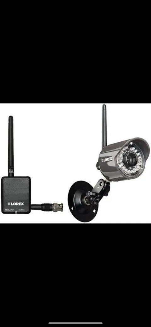 LOREX LW2110 2 PACK Wireless Digital Security Cameras Set Up Kit. LW 2110PK2B