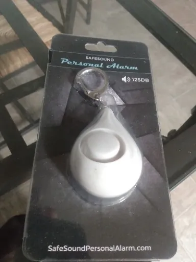 NEW SAFESOUND Emergency Key Chain Personal Alarm 125DB Loud Siren Safe Sound