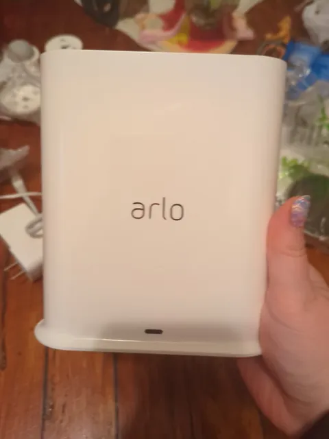 Arlo Pro Smart Hub w  System with Wire- Free System (VMB5000)(VMA5600)