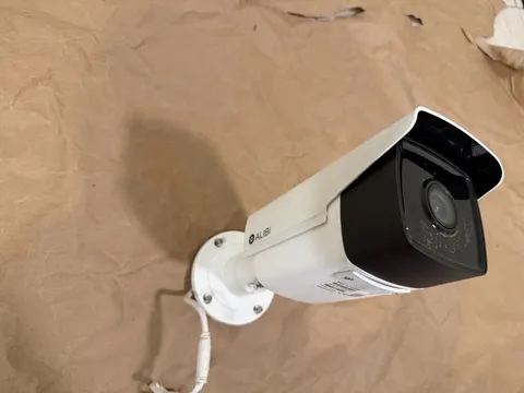 Alibi ALI-NS4028R 8MP, 4K, IP Camera, Outdoor Security Camera with mount