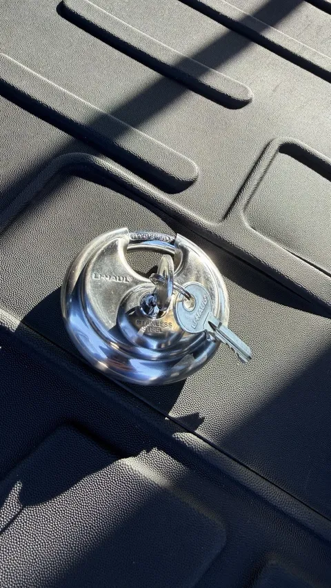 Round Locking Pad Lock