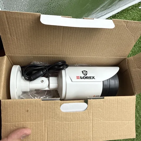 Lorex MC7711 Night Vision White Security Camera New In Box. S6