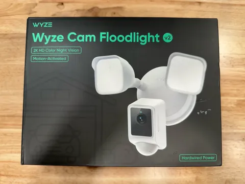 Wyze Cam Floodlight V2 Motion-Activated 2K HD Color Night Vision Camera
