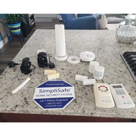 SimpliSafe Home Security System Bundle – FOR PARTS ONLY-NOT TESTED