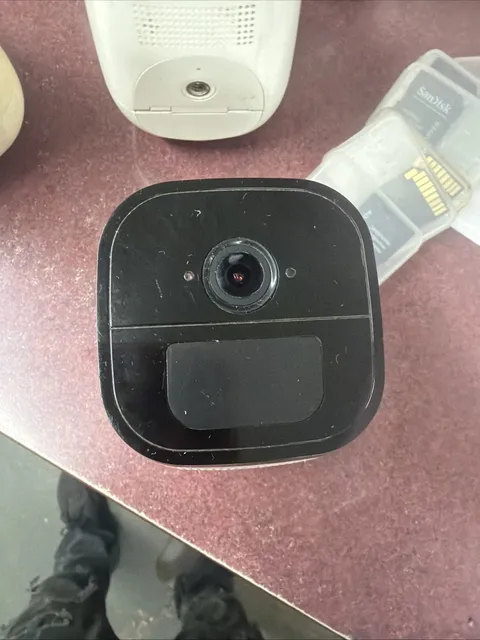 NETGEAR Arlo Go VML4030 Wireless HD Security Camera with Charger