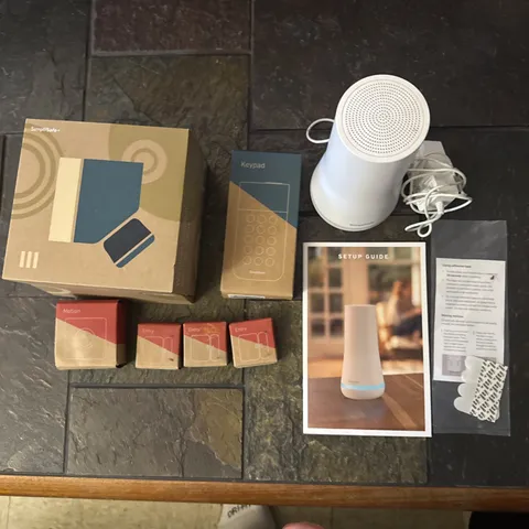 SimpliSafe Wireless Outdoor 1080P Camera White With Extras