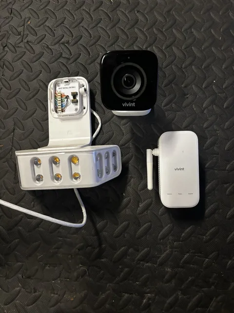 Vivint Spotlight Pro VS-ODL100-WHT for Outdoor Camera Pro Gen 2
