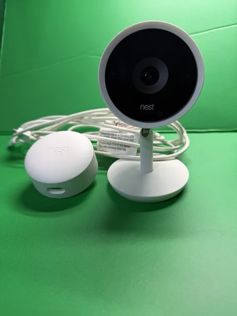Google Nest Cam Indoor Wired 2nd Gen Security Camera GA01998-US w/ Power Adapter