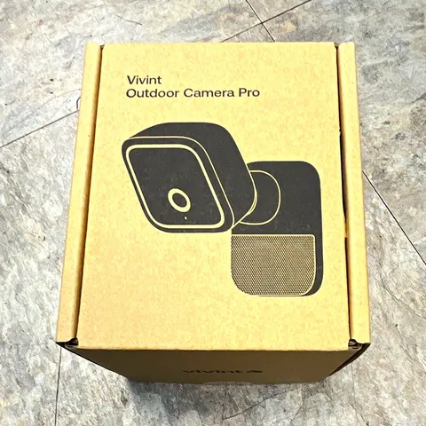 Vivint Outdoor Camera Pro 1080p Wi-Fi Outdoor Cam VS-ODC400-WHT
