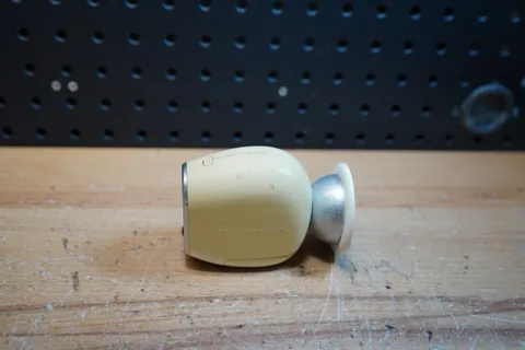 (S) Netgear Arlo VMC3030 Add-On Cameras Yellowed +Mounts Used