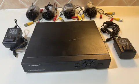 FLOUREON A6908NHS-US 8CH CCTV DVR 1TB HDD w/ 4 BNC Cables & Power Supplies