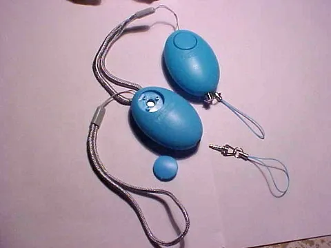 EASY USE  PERSONAL ALARM  ULTRA-LOUD 120dB  SIREN SELF HELP EMERGENCY SURVIVAL!!