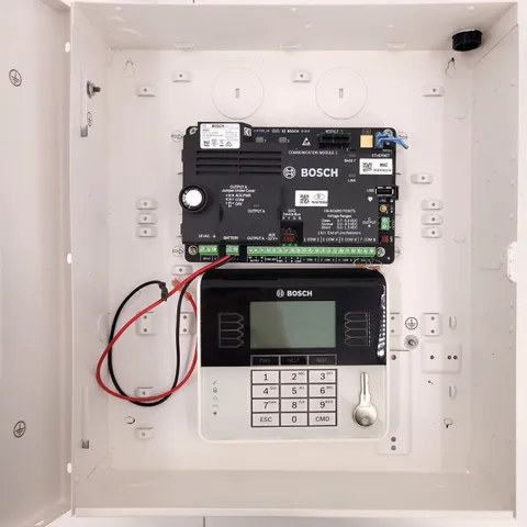 Bosch B5512 Security Control Panel + B930 Text Keypad Soft Key + B10 Enclosure