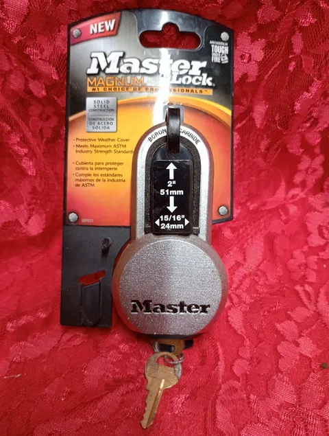 Magnum Keyed Padlock Carded,No M930XDLH,  Master Lock Co