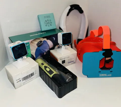 LOT of Gadgets: 2 Smart WiFi Cameras, Switch VR Headset, Leg Massager, Earplugs