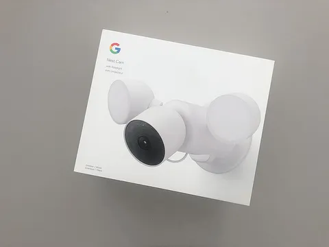 NEW Wired Google Nest Cam w/ Floodlight Security Camera, Outdoor Camera GA02411