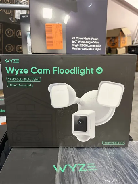 Wyze Cam Floodlight V2 Motion-Activated 2K HD Color Night Vision Camera