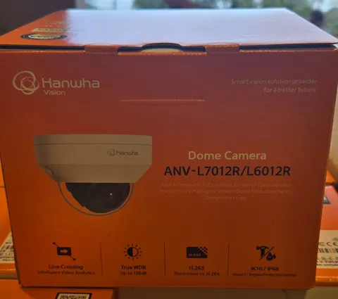 NEW Hanwha Vision 4MP Indoor/Outdoor Network Dome Camera ANV-L7012R
