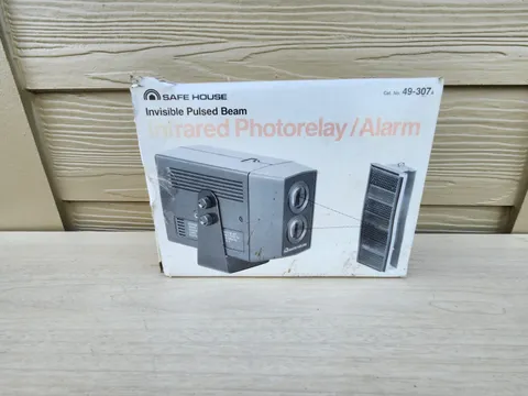 Safe House Invisible Pulsed Beam Infrared Photorelay ︱ Alarm 49-307︱ Radio Shack