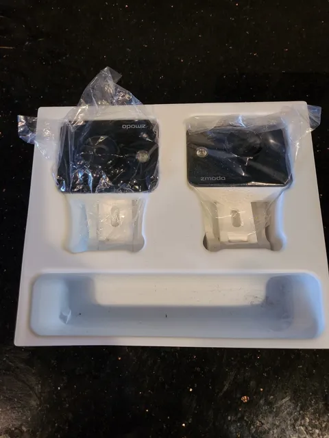 2 Pack Zmodo ZH-IXY1D Mini  WiFi Indoor White Two-Way Audio Security Camera LOT!