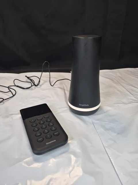 SimpliSafe SSBS3 Home Security System Base Station, Keypad SSKP3 Works Perfect..
