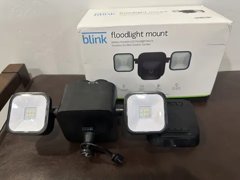 Blink Indoor/Outdoor bundle - 4 Cameras + Sync 2 module + Blink Floodlight mount