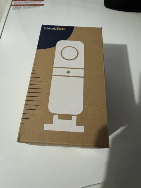 SimpliSafe Smart Alarm Wireless Indoor Security Camera CM006  NEW