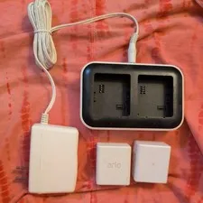 Arlo VMA5400C Accessory Dual Charging Station, with Two Batteries