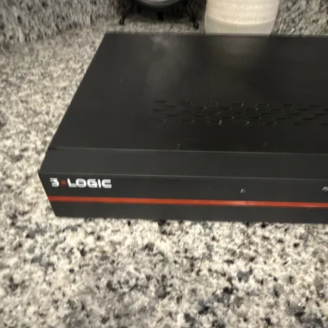 3xLOGIC V250-8 8-Channel NVR PoE Embedded Server 100-240V 50/60Hz