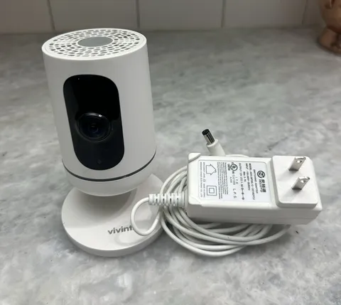 Vivint Indoor Ping Security Camera V-CAM1 With Power Adapter A1G