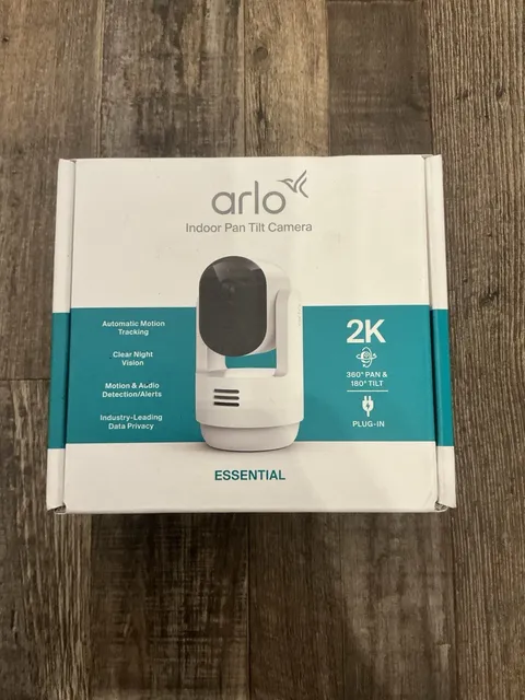 Arlo Indoor Pan Tilt Pet Camera 2K 360 Degree Pan 180 Tilt Plug In (BRAND NEW)
