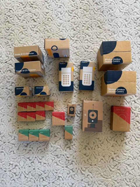 Simplisafe Home Security System Bundle - New in box