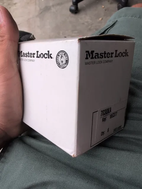 6 Master Lock ProSeries 7030 Padlock New 7030ka 10g377 Key 