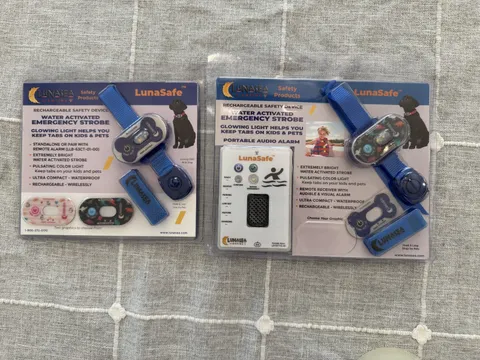 LunaSafe Water Activated Emergency Strobe/Alarm for Kids and Pets + Extra Band