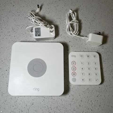 Ring Alarm Base Station US 4HB1U9-0EN0 w/ Ring Keypad 5AT2S7 [2nd Generation]