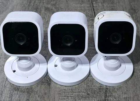 3 Pack Blink Mini plug-in smart security camera 1080p HD video BCM00300U - White