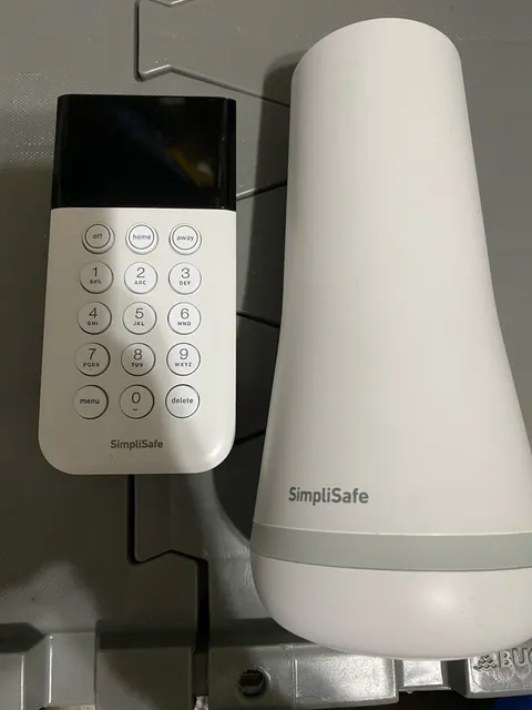SimpliSafe Home Security System Base Station SSBS3 w/ Keypad SSKP3