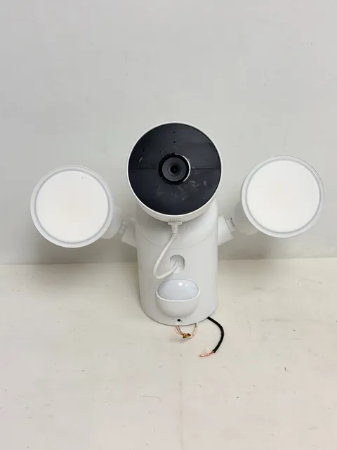 Google Nest Cam w/ Floodlight (GPLE9). Read