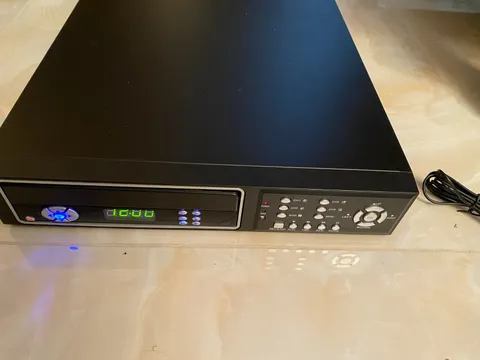 4 Channels Security DVR with Built-in 7" Retractable LCD Screen