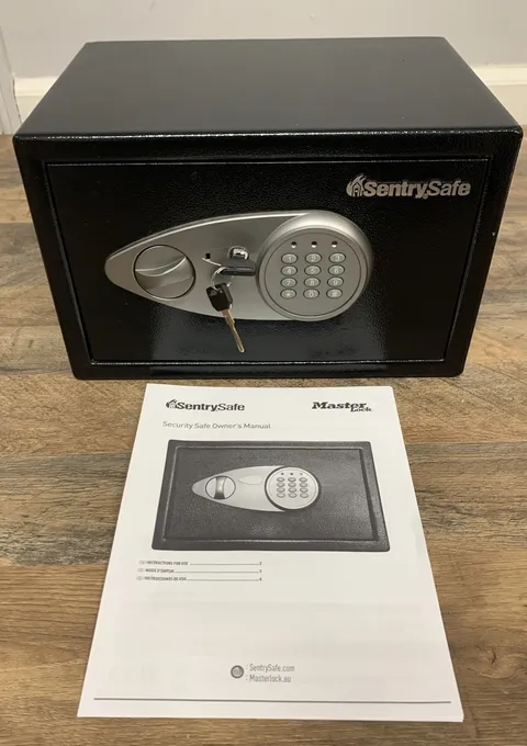 Sentry Safe Security Safe X055 Excellent Condition W/ Manual, Key & Factory Code