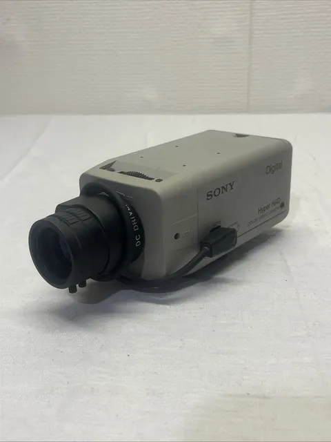 Sony SSC-DC14 Hyper HAD Digital Color Video Camera w/ Cosmicar 3.5-8mm 1:14