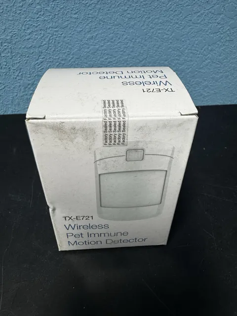 Interlogix TX-E721 Wireless Pet Immune Motion Detector 35x40ft Indoor Battery