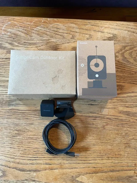 SimpliSafe SimpliCam 1080p Indoor Wi-Fi IP Camera Black USB Cable/Adapter (NEW)